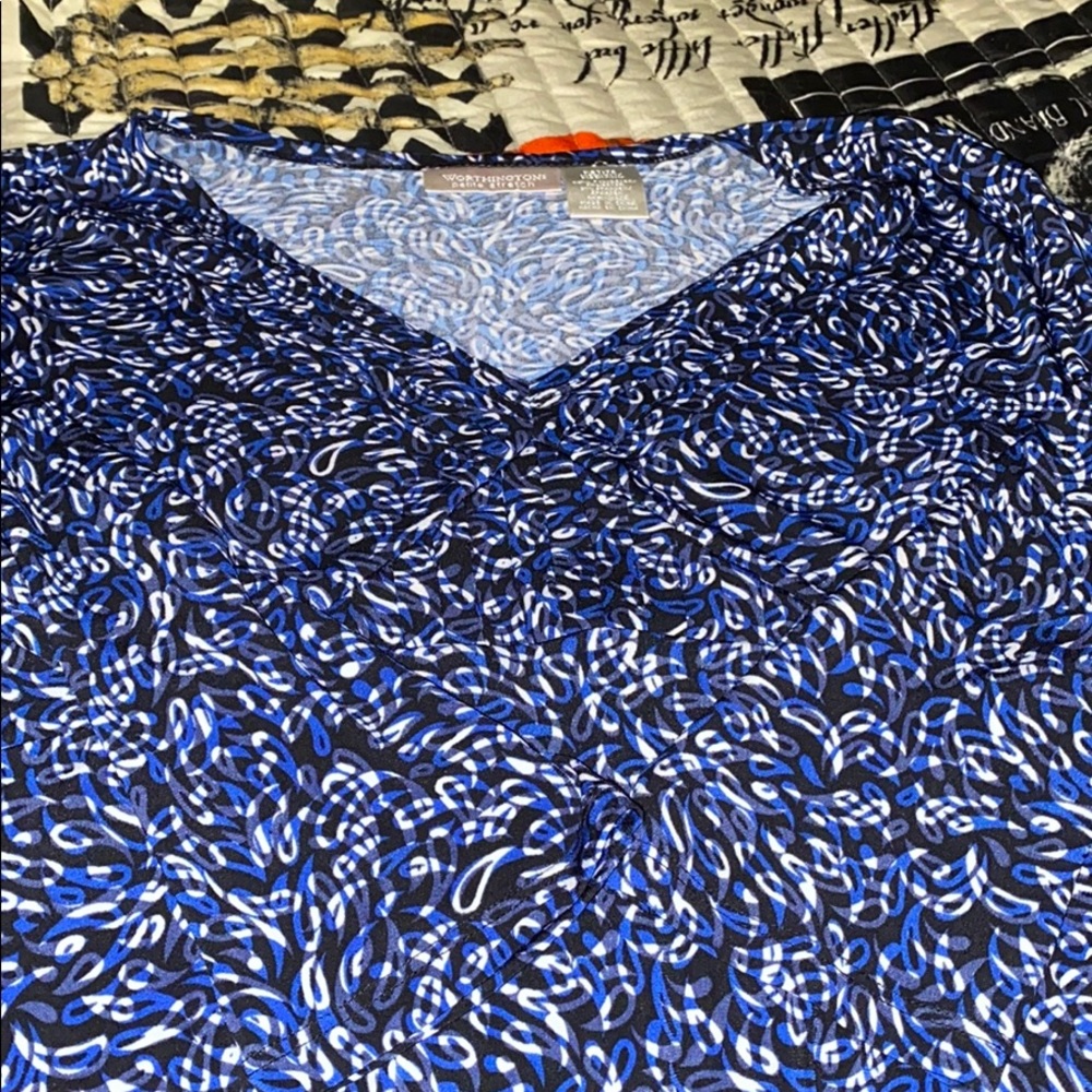 Petite medium blouse.